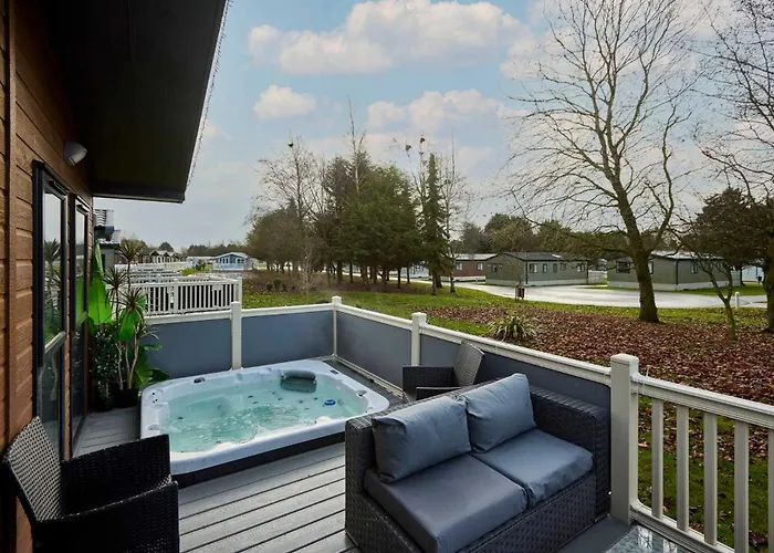 The Yorkshire Burrow Lodge With Hot Tub